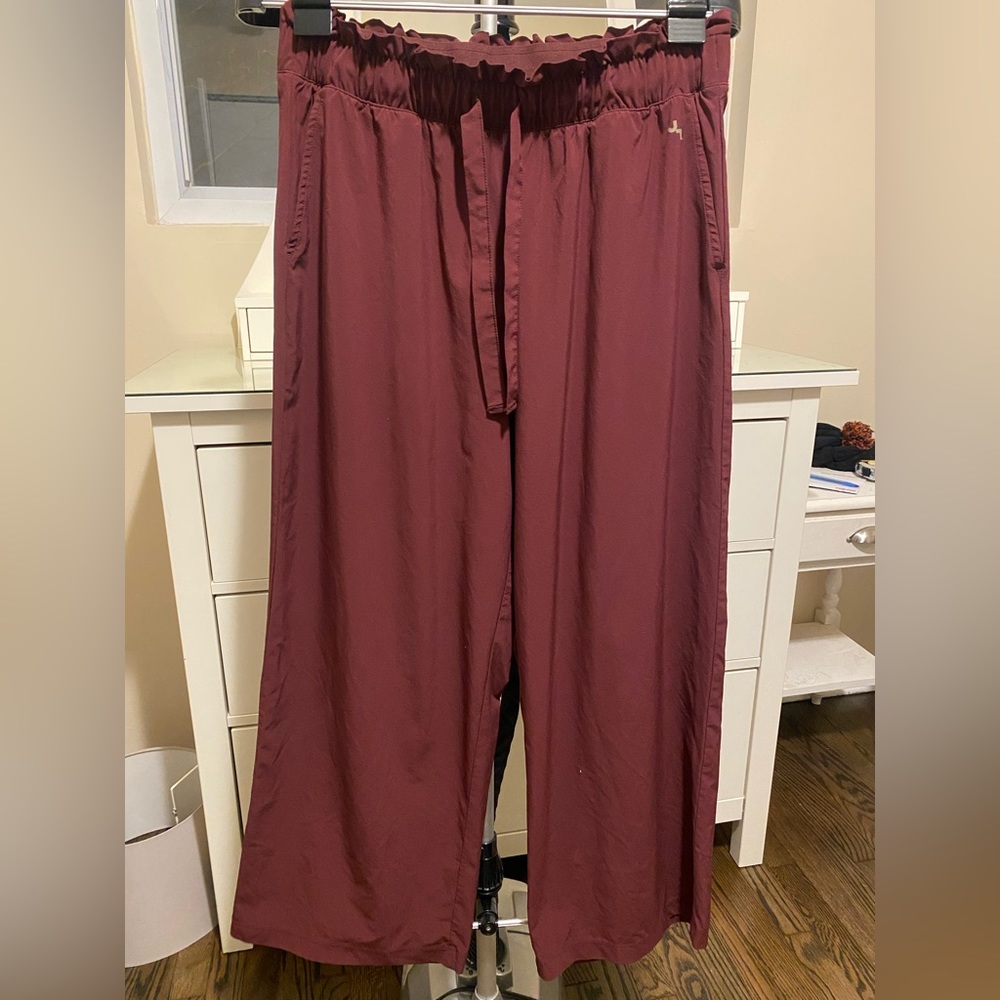 JoyLab Maroon/Burgundy Cropped High Waist Moisture Wicking Pants - Size M
